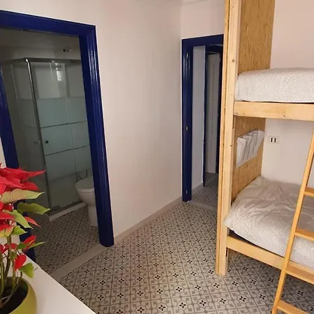 Adventure House Tenerife ホステル Alcalá la Real