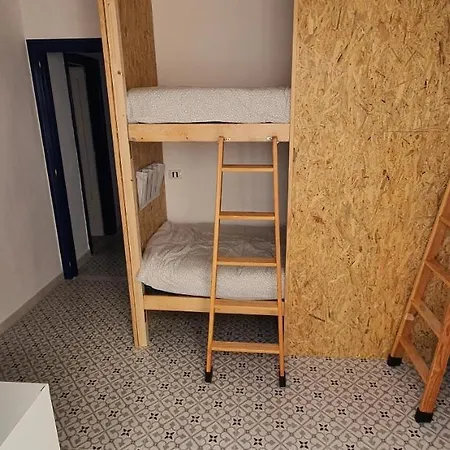 ホステル Adventure House Tenerife Alcalá la Real